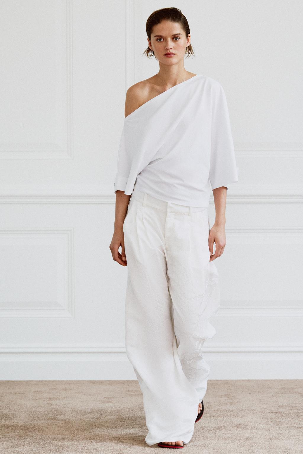 BUTTON BOAT NECK T-SHIRT